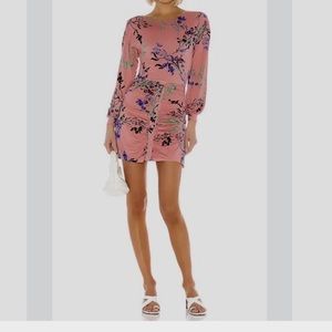 HOUSE OF HARLOW 1960 SIRI RUSHED MINI DRESS IN BLUSH FLEUR